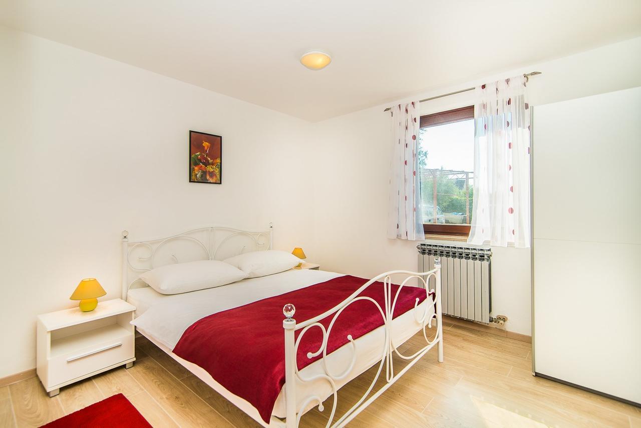 Apartments Dino Пореч Екстериор снимка