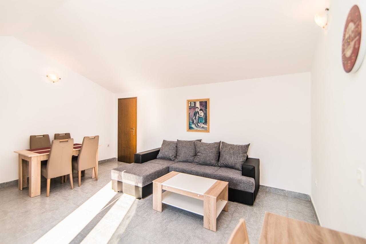 Apartments Dino Пореч Екстериор снимка
