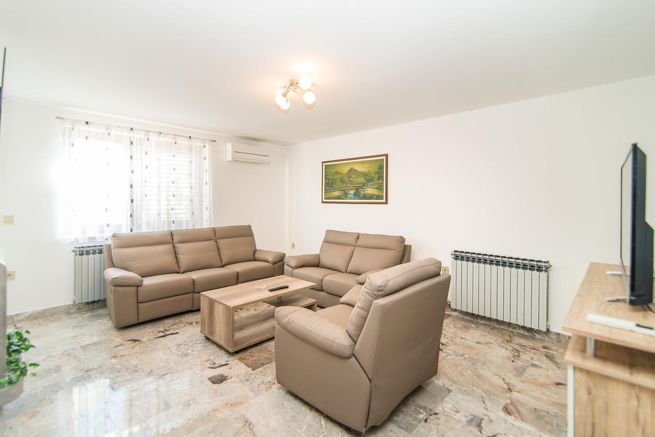 Apartments Dino Пореч Екстериор снимка