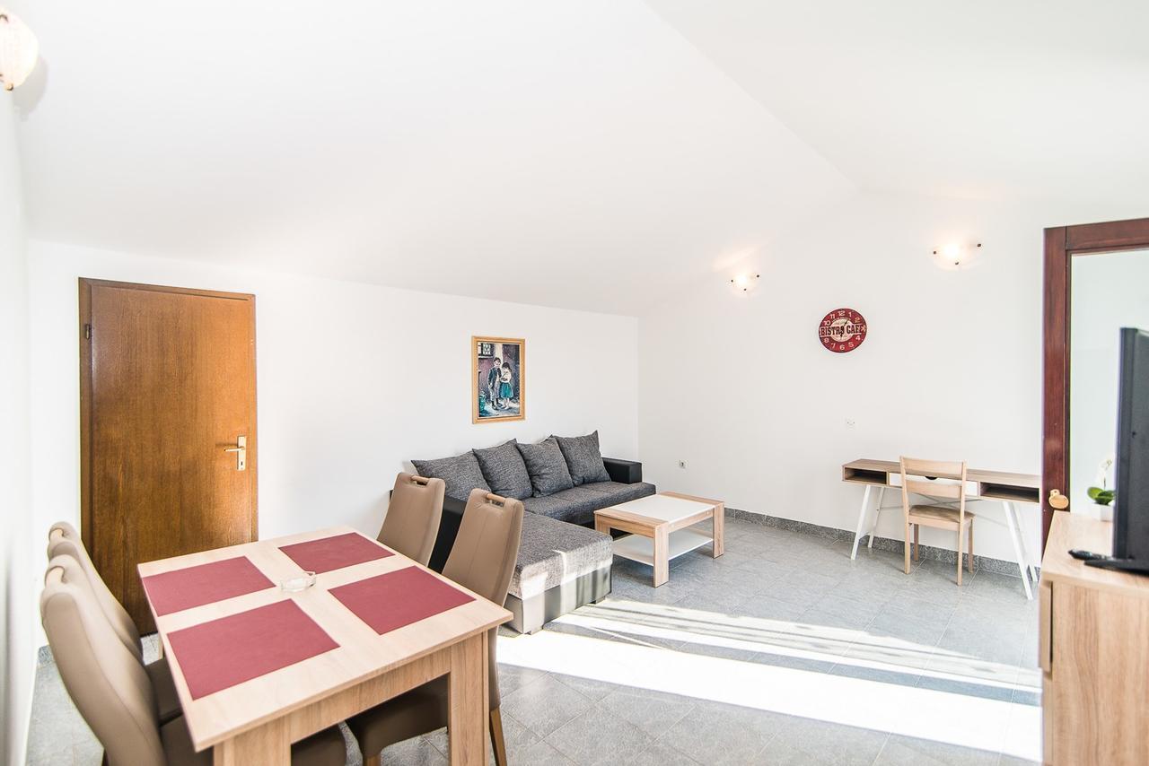 Apartments Dino Пореч Екстериор снимка